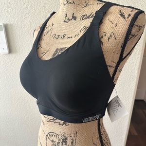 NWT Victoria’s Secret Sports bra 36D